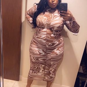 Sheer midi marble dress. Long sleeve